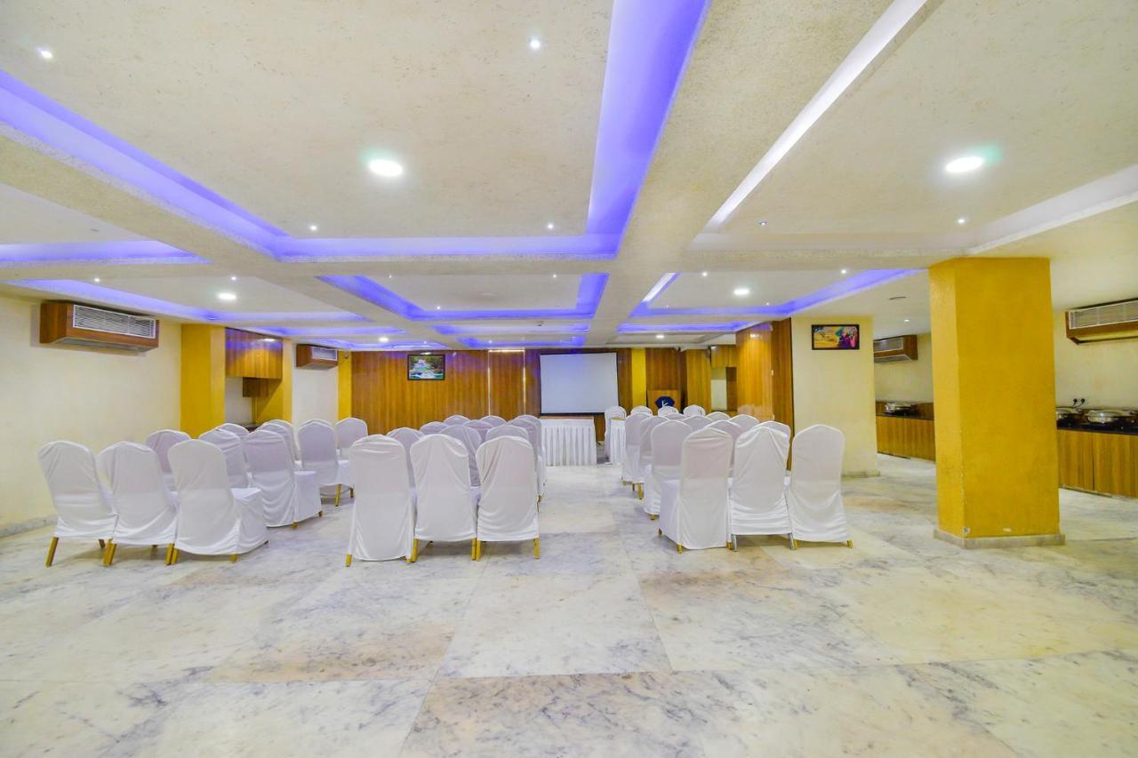 Fabhotel Kohinoor Plaza อาเมดาบัด ภายนอก รูปภาพ