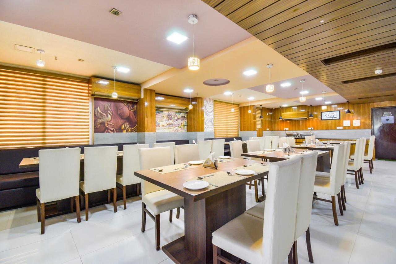 Fabhotel Kohinoor Plaza อาเมดาบัด ภายนอก รูปภาพ