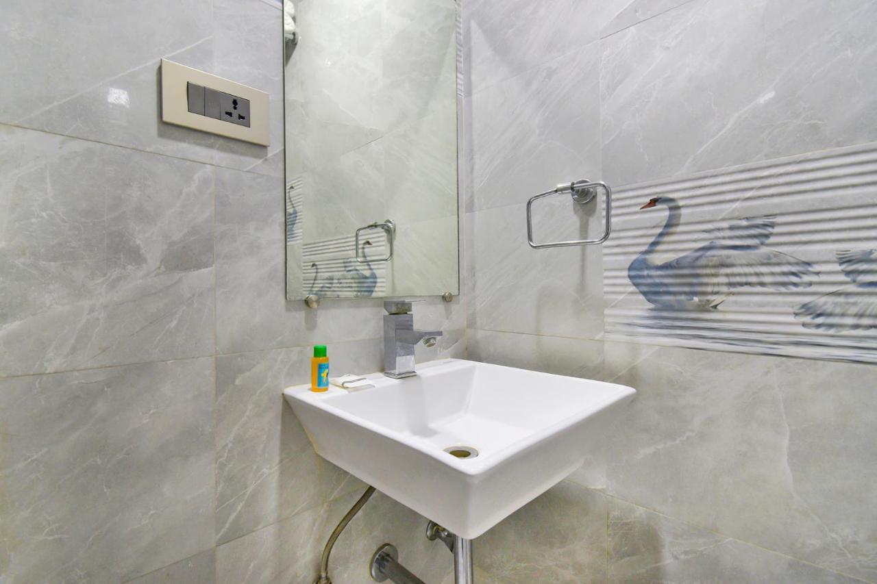 Fabhotel Kohinoor Plaza อาเมดาบัด ภายนอก รูปภาพ