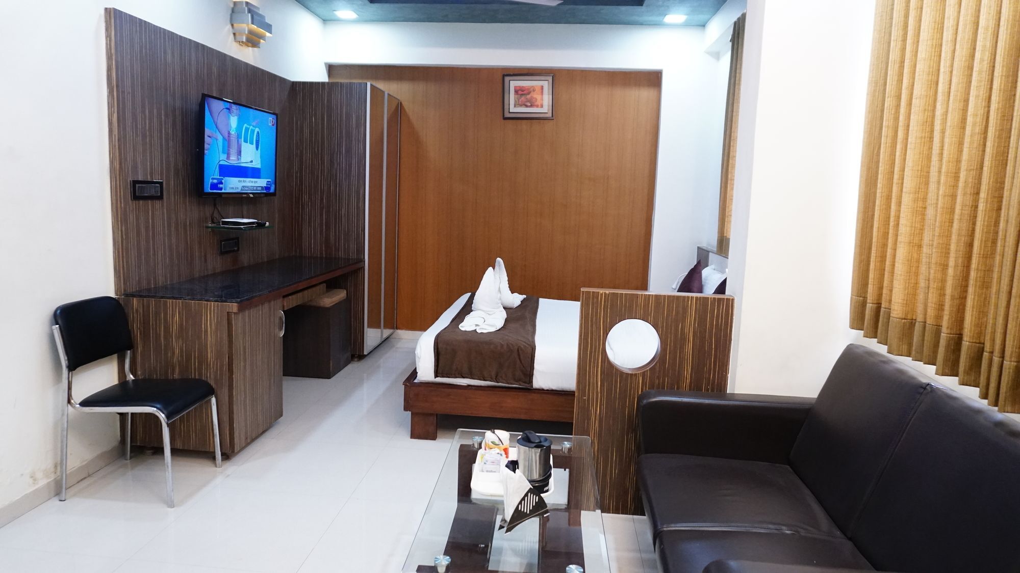 Fabhotel Kohinoor Plaza อาเมดาบัด ภายนอก รูปภาพ