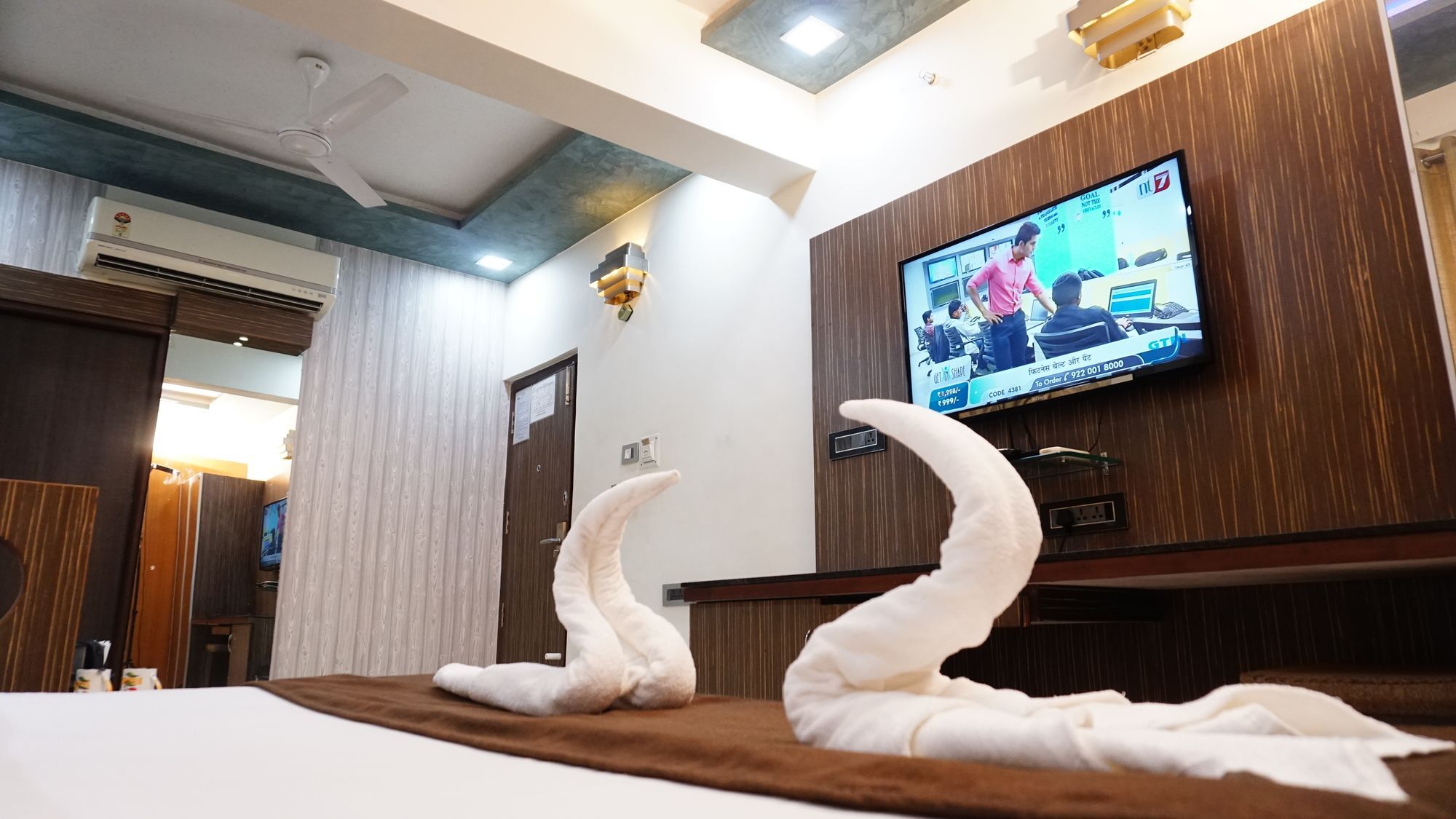 Fabhotel Kohinoor Plaza อาเมดาบัด ภายนอก รูปภาพ